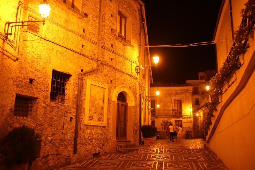Albergo Diffuso Borgo Dei Greci Buonvicino Exterior foto